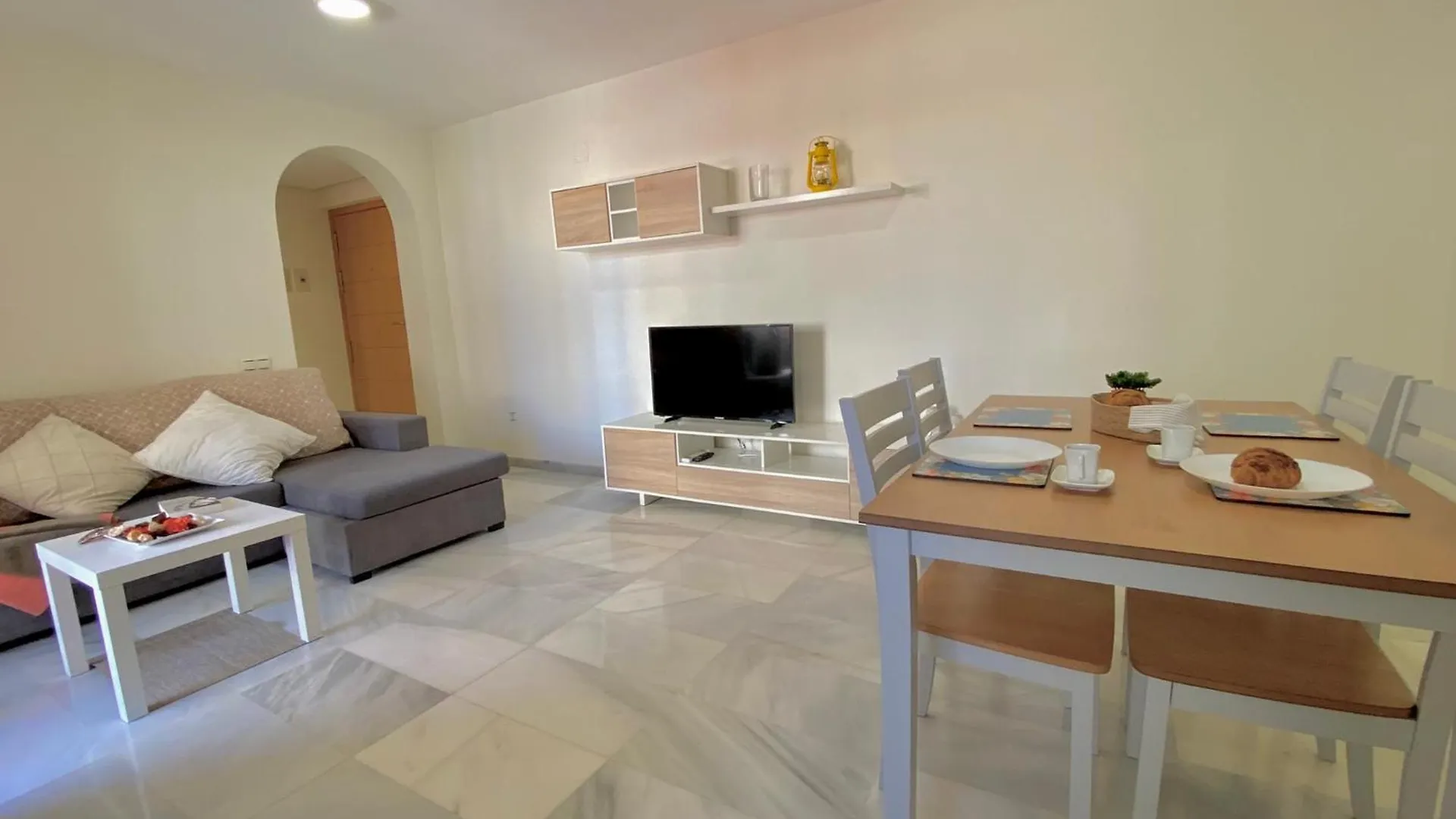 Expoholidays - Coqueto Apartamento Puerto Deportivo エル・エヒド アパート アルメリマル