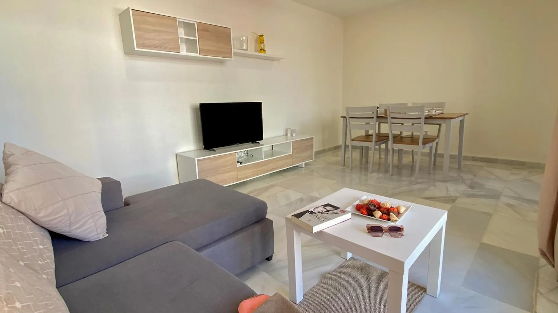 Expoholidays - Coqueto Apartamento Puerto Deportivo エル・エヒド 0*, アルメリマル スペイン