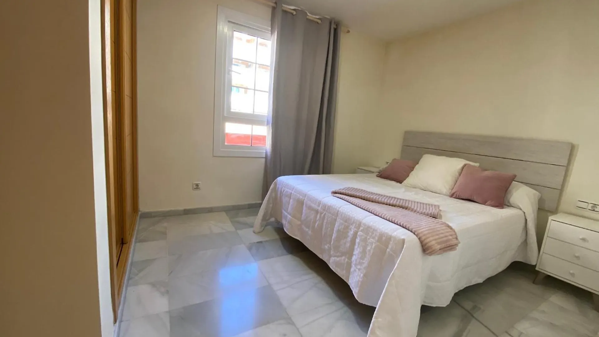 Expoholidays - Coqueto Apartamento Puerto Deportivo エル・エヒド アルメリマル